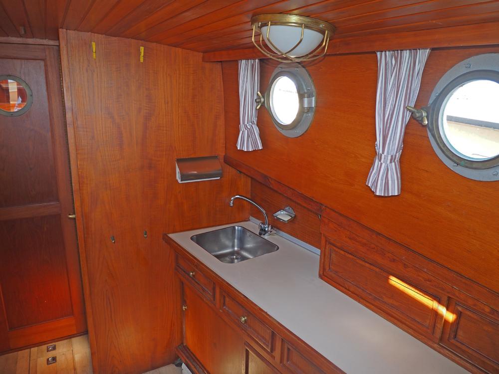 Cabin en avant, H&eacute;bergements